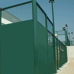 Kit de cerramiento para pista de padel de medidas reglamentarias, lacado verde